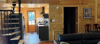 The Firehouse, Charming 3-bedroom-loft cottage in Baker along the Comite River