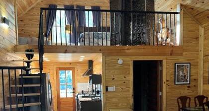 The Firehouse, Charming 3-bedroom-loft cottage in Baker along the Comite River