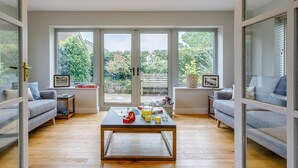 TV, fireplace - 3 Bed in Presteigne (oc-78350) (Kinsham)