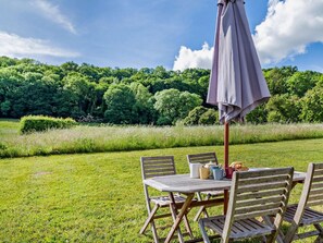 Outdoor dining - 2 Bed in Ross-on-wye (oc-73253) (Hope Mansell)