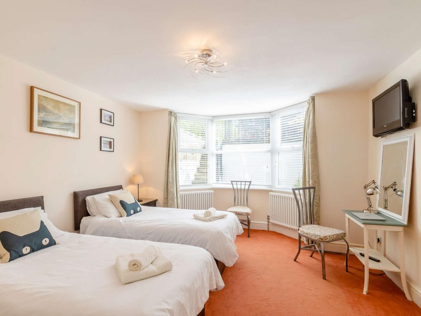 3 bedrooms, free WiFi, bed sheets