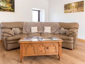 TV - 2 Bed in Harrogate (oc-hh011) (Dacre)