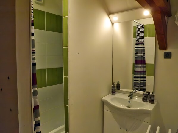 Bathroom - Lorali - Guest Room Gabare (Loire-Authion)