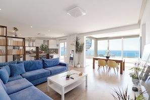 Penthouse, Sea View | Living area