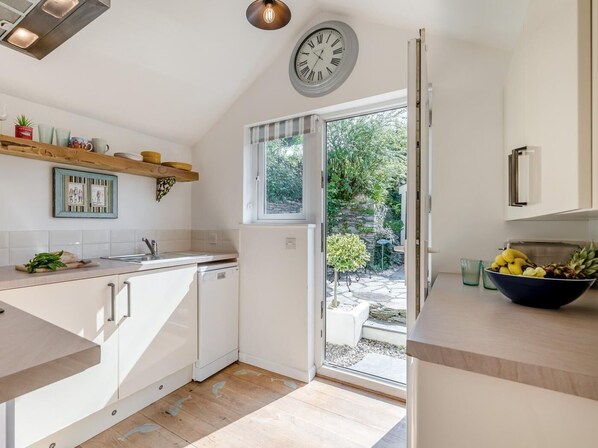 Private kitchen - 1 Bed in Delabole (oc-65682) (Trewalder)