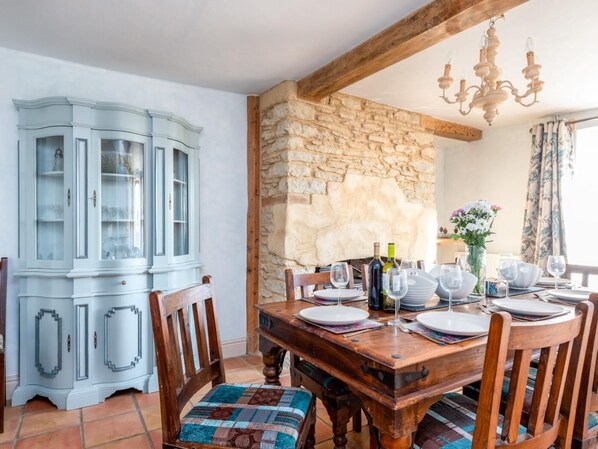 Dining - 4 Bed in Gillingham (oc-80670) (West Stour)