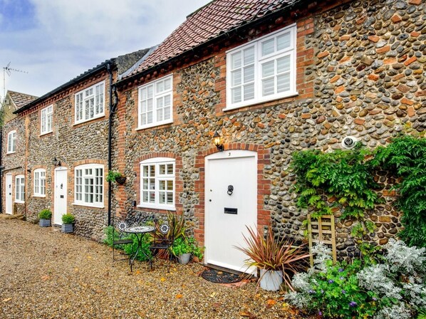 Exterior - 2 Bed in Holt (oc-ncc14) (Holt)