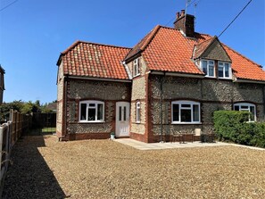 Exterior - 2 Bed in Holt (oc-73518) (Holt)
