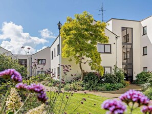 Property grounds - 2 Bed in Bideford (oc-73433) (Instow)