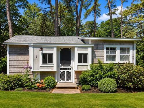 Cozy One Bedroom Cabin on Cape Cod Campground!