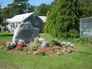 Property grounds - Cozy One Bedroom Cabin on Cape Cod Campground (Yarmouth)