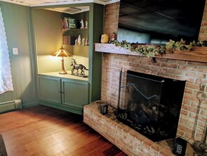 Interior - Private Apartment on Scenic Horse Farm (Wadsworth)
