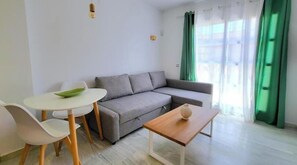 Living area - Sol Suites Apartments: 1-Bedroom Apartment (Fuengirola)