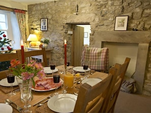 Dining - 4 Bed in Kettlewell (oc-g0041) (Starbotton)