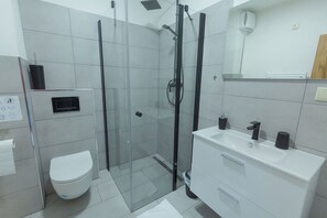 Doppia Classic, balcone, vista collina | Bagno