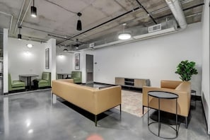 Interior - Boulevard Stays Skyline Studio Rooftop Pool, Gym & Parking (Phoenix)