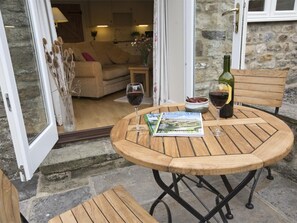 Outdoor dining - 1 Bed in Bedale (oc-g0094) (Crakehall)