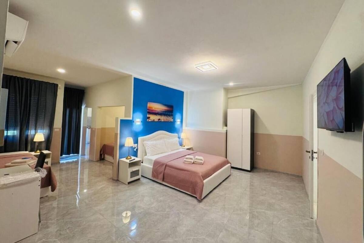Family Room, Garden View | Desk, WiFi (free)