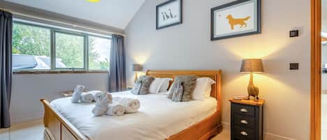 2 habitaciones, cuna de viaje, wifi gratis y ropa de cama