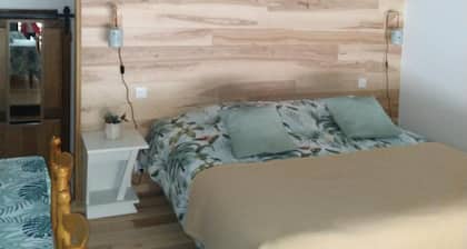 Bed & Breakfast 'Chambre – A La Maison Du Bonheur' mit Gemeinschaftsgarten und WLAN