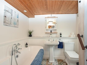 Bathroom - 1 Bed in Spalding (oc-75073) (Surfleet)