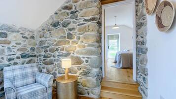 3 bedrooms, iron/ironing board, travel cot, free WiFi
