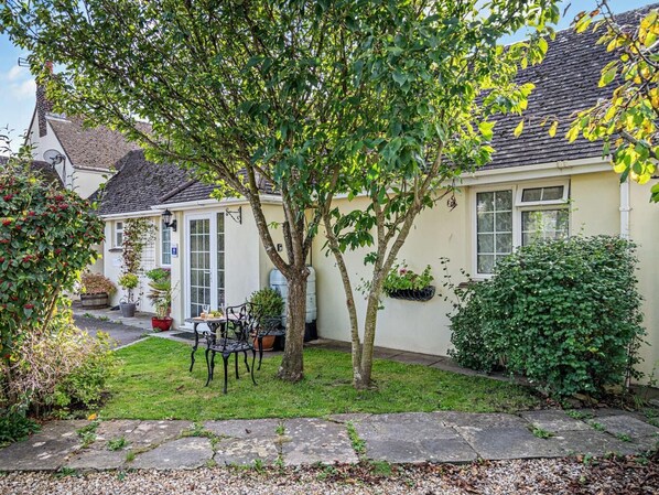 Terrace/patio - 1 Bed in Dorchester (oc-75157) (Winfrith Newburgh)