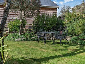 Outdoor dining - 1 Bed in Dorchester (oc-75157) (Winfrith Newburgh)