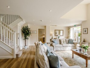 TV - 3 Bed in Dorchester (oc-75244) (Sydling Saint Nicholas)