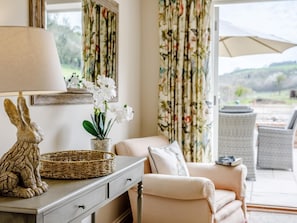 TV - 3 Bed in Dorchester (oc-75244) (Sydling Saint Nicholas)