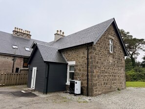Exterior - Greenkeepers Cottage (Tobermory)