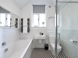 Towels - 1 Bed in Kirkbymoorside (oc-75302) (Low Mill)
