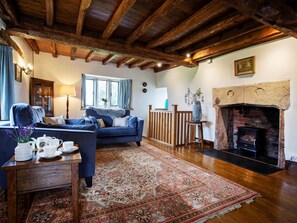 Living area - 1 Bed in Worcester (oc-75600) (Halmond's Frome)