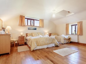 3 bedrooms, travel cot, free WiFi, bed sheets - 3 Bed in Penzance (oc-75686) (Lamorna)