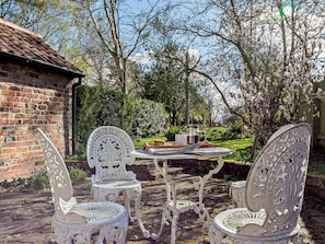 Outdoor dining - 2 Bed in Driffield (oc-75583) (Lund)