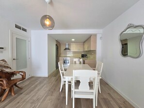 Dining - Home, Holidays, Rentals: Eloise Costa, Barcelona. (Pineda de Mar)