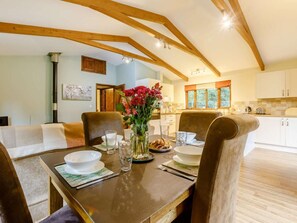 Dining - 2 Bed in Holsworthy (oc-85562) (Bradworthy)