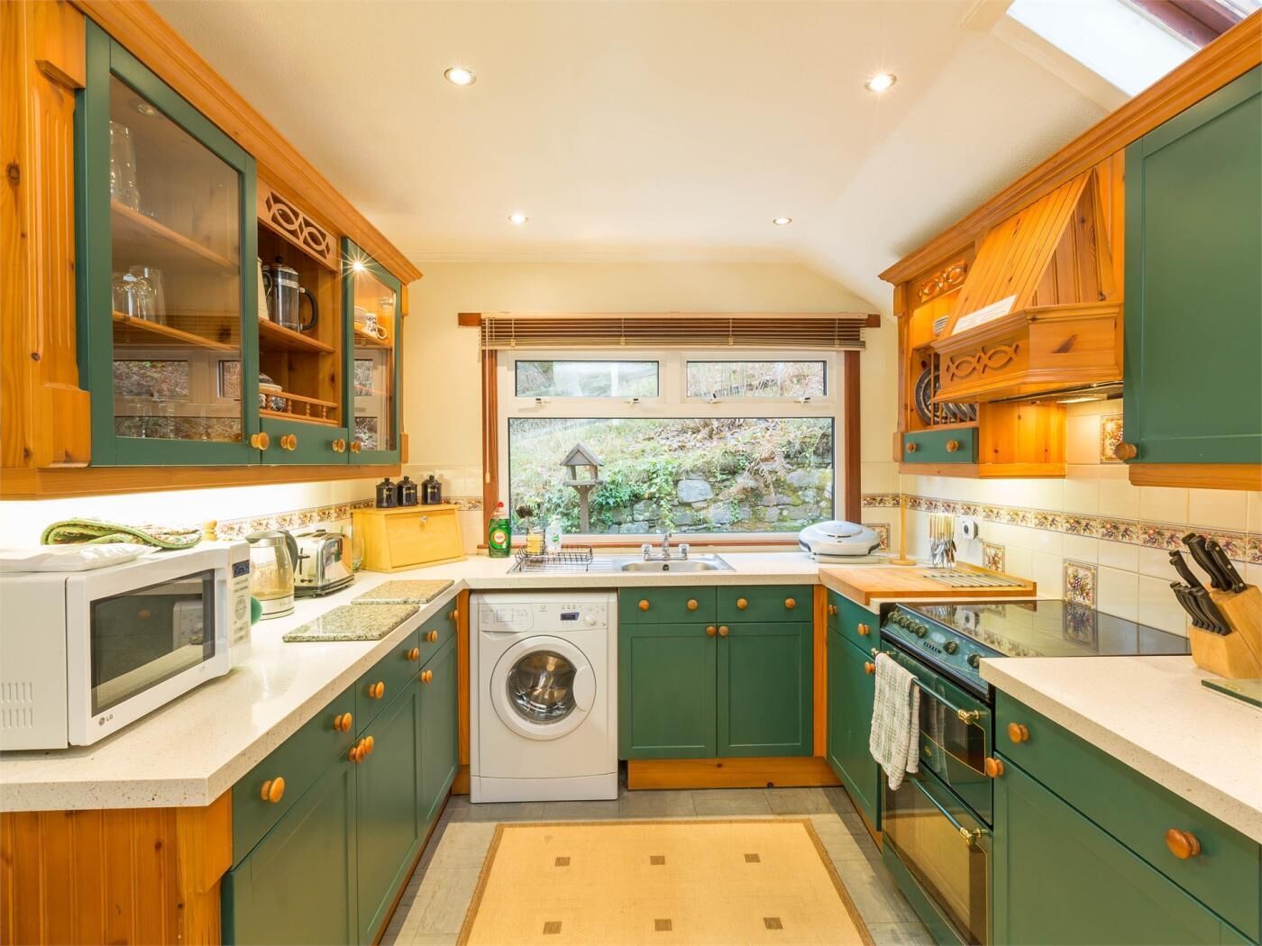 Oven, cookware/dishes/utensils