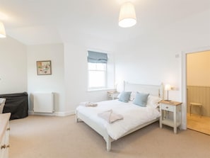 Travel cot, free WiFi, bed sheets - 4 Bed in Eyemouth (oc-ca256) (Coldingham)