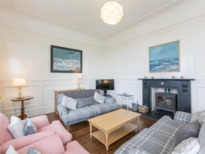 TV, fireplace - 4 Bed in Eyemouth (oc-ca256) (Coldingham)
