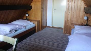 2 bedrooms, bed sheets