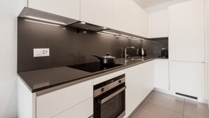 Refrigerador, microondas, horno y lavavajillas 