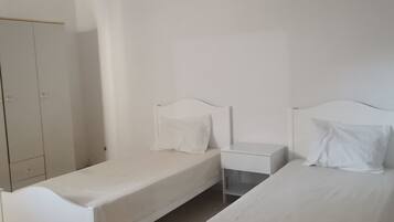 3 bedrooms, WiFi (free)