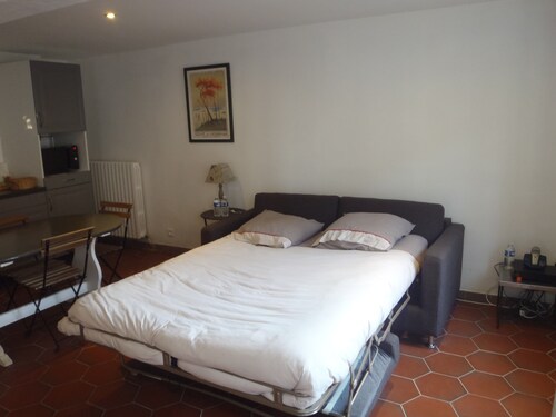 Cottage 'La Petite Maison' with Private Terrace, Private Garden and Wi-Fi