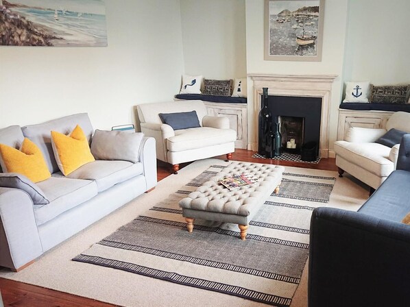 Living area - 4 Bed in Bexhill-on-sea (oc-77602) (Bexhill-on-Sea)