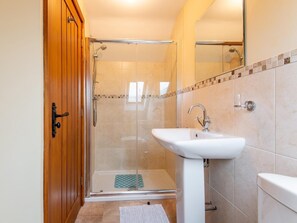 Bathroom - 2 Bed in Mold (oc-77603) (Pen-y-cefn)