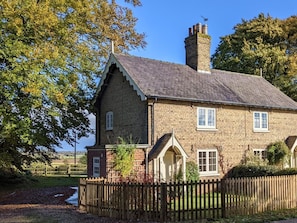 Exterior - 2 Bed in Alford (oc-77637) (Rigsby)