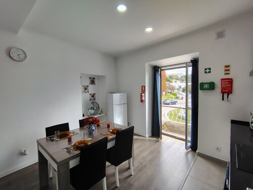 Cozy 1-bedroom apartment in tranquil Portalegre with AC