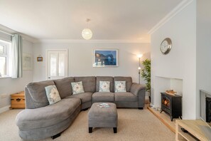 Living area - 3 Bed in Swanage (oc-77624) (Swanage)