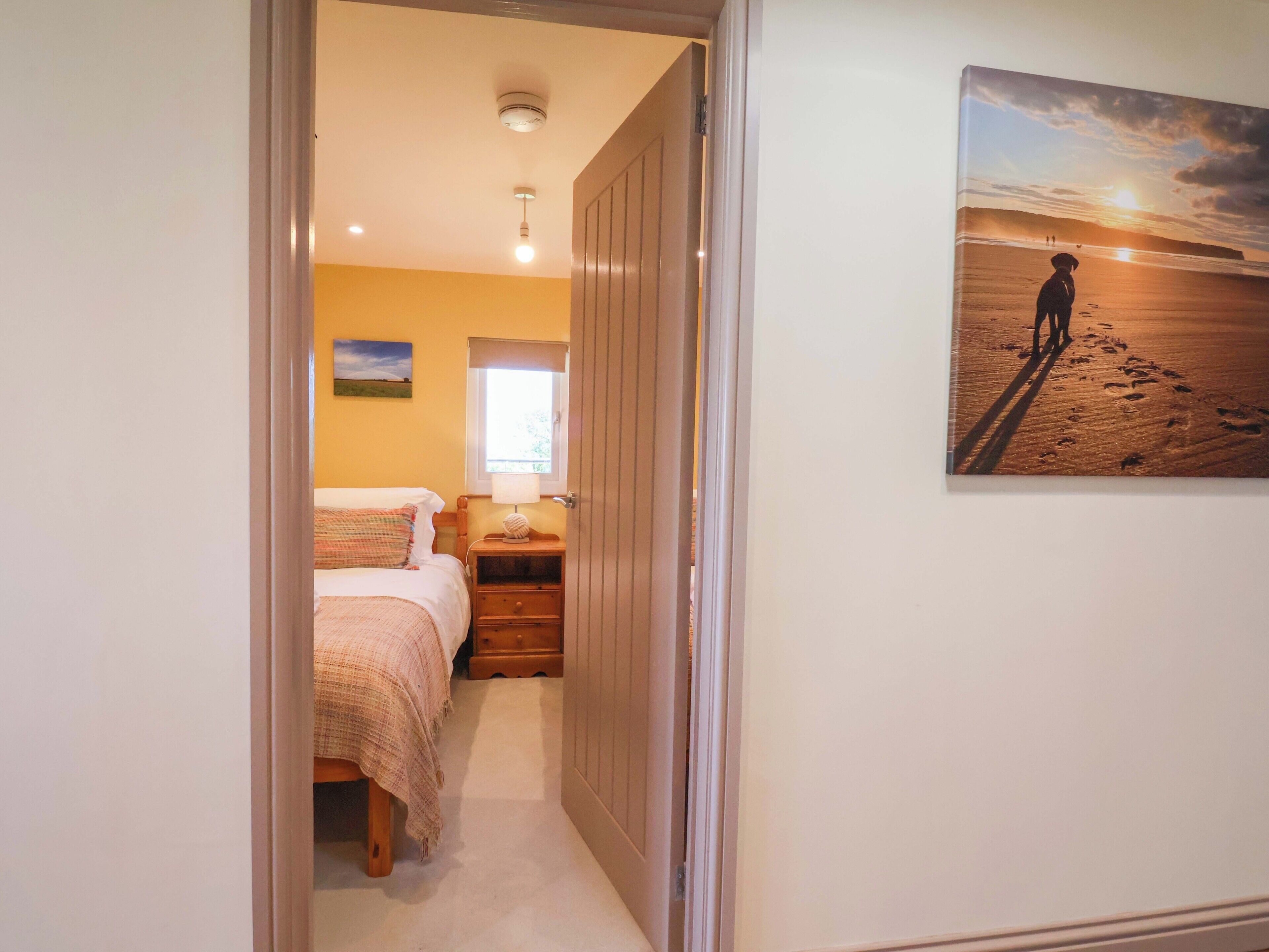 3 bedrooms, individually decorated, individually furnished